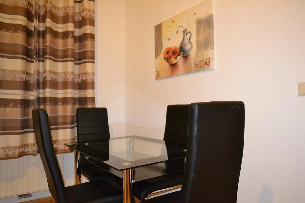Goldfisch Apartment Am Donaukanal Viena