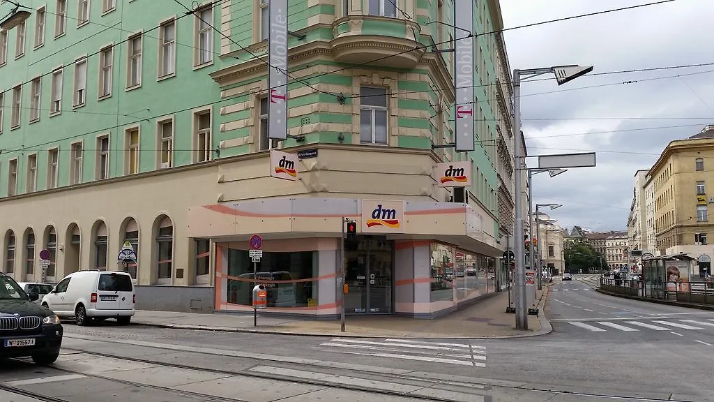Goldfisch Apartment Am Donaukanal Viena