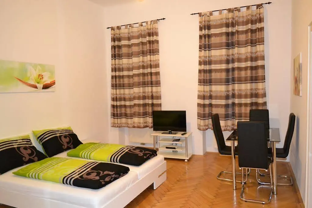 Goldfisch Apartment Am Donaukanal Viena